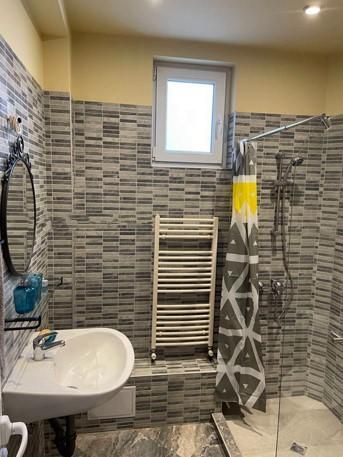 Дава се под наем Етаж от къща в Пловдив, Център - 120 кв.м за 700 € - Снимка #7