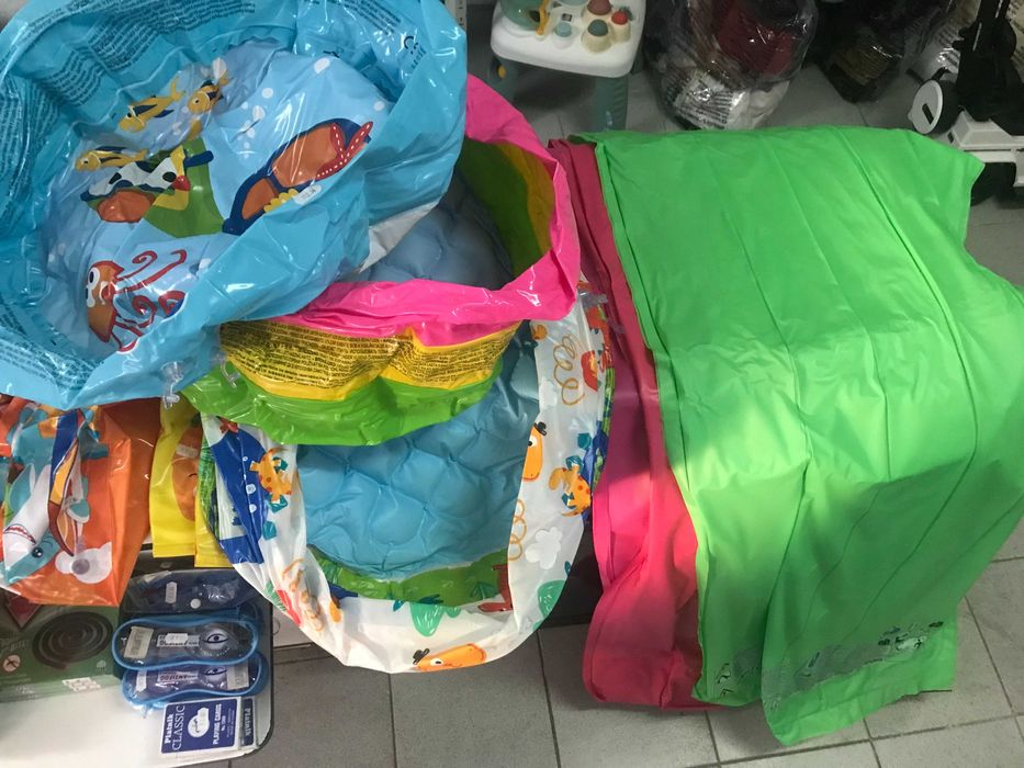 Продавам плажни артикули