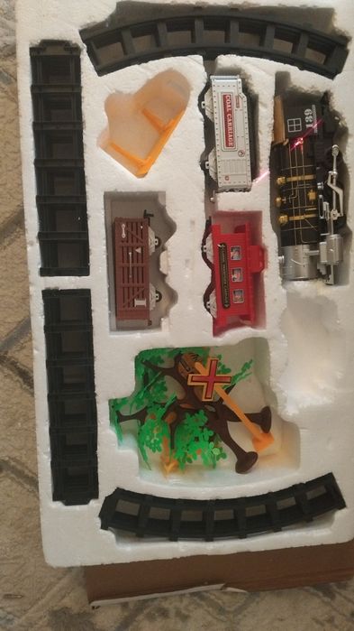 Игрушка,поезд,игра