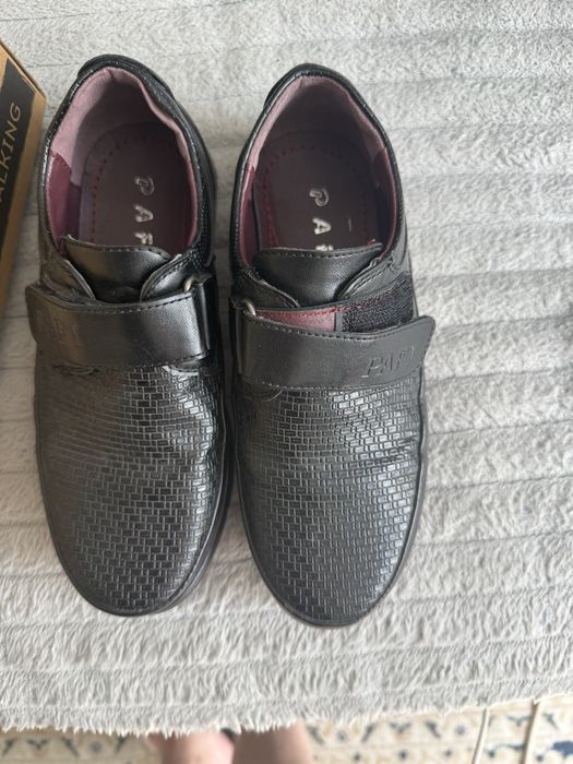 Продам детскую обувь