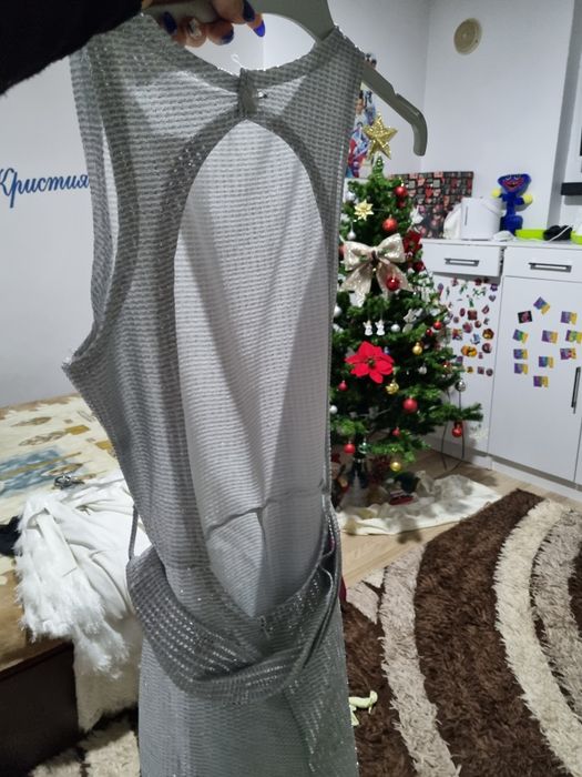 Всички рокли са с различна цена