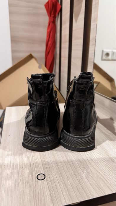 Обувь б/у Эко-кожа (230 размер)