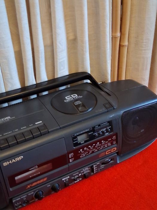 Radio -Casette Sharp