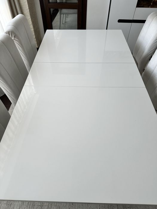 Стол со стульями