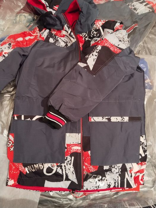 Продам куртку на мальчика