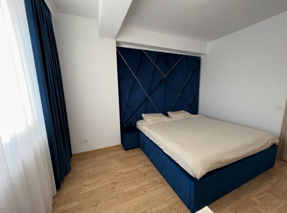 Pat Tapitat de Lux - Somiera Rabatabila ( Noptiere + Perne)