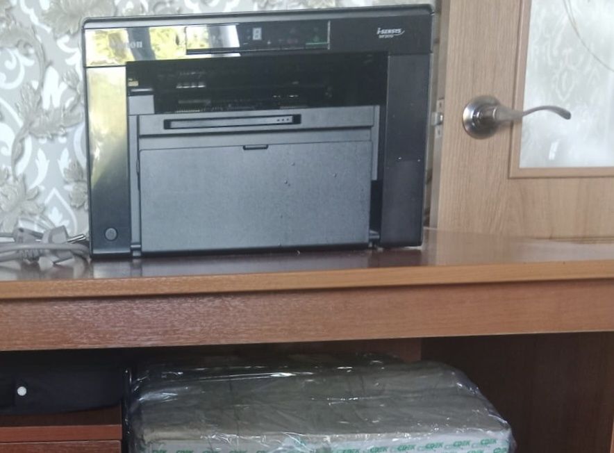 Принтер с двумя картер