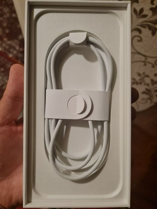 Iphone 16 pro max  e- sim yomkost 100  256GB