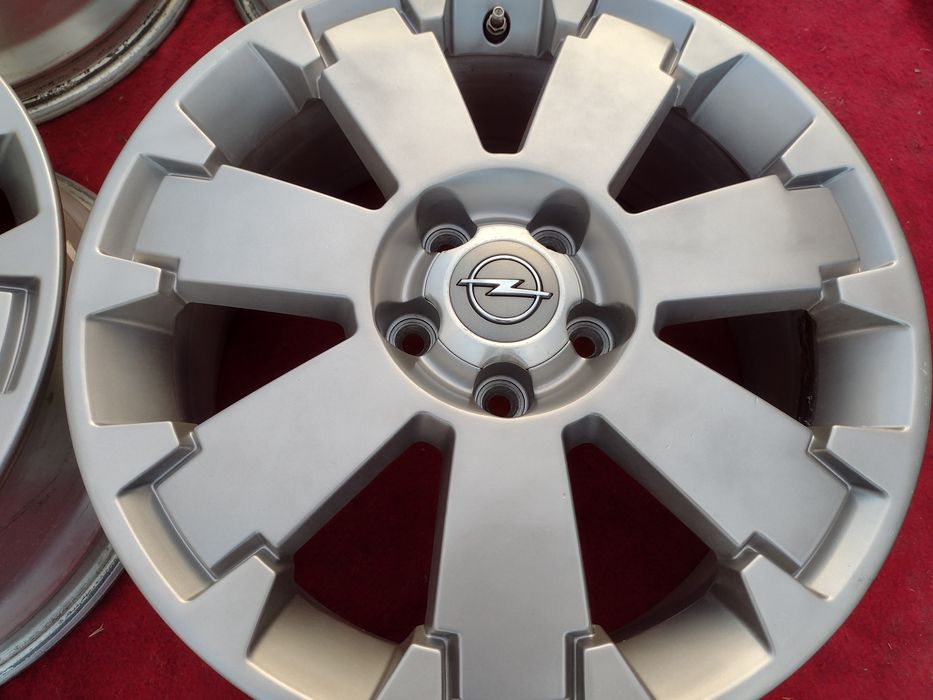 Перфектни 17-5х110 ЕТ41 7j Opel Astra H