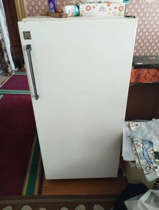 Продам холодильник Бирюса  заправить надо