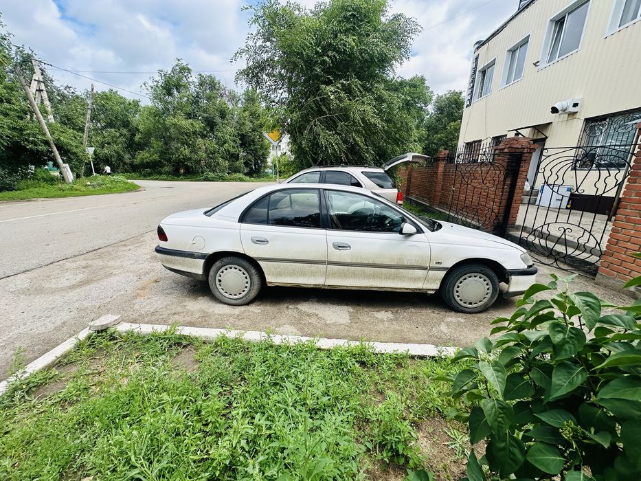 Опель омега Б срочно продам
