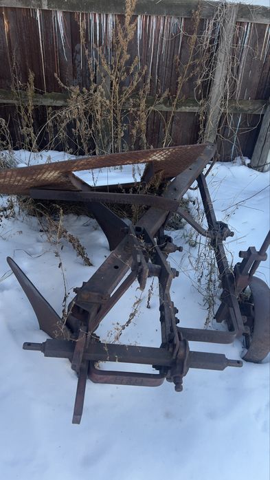 Продам плуг и культиватор