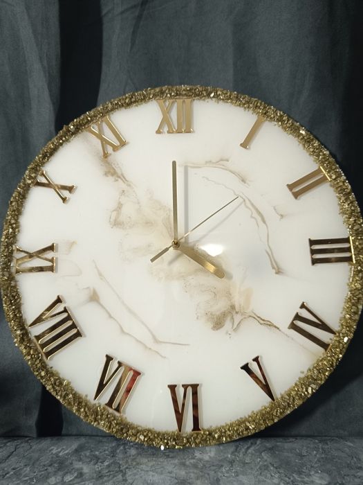 Ceas din rasina epoxidica