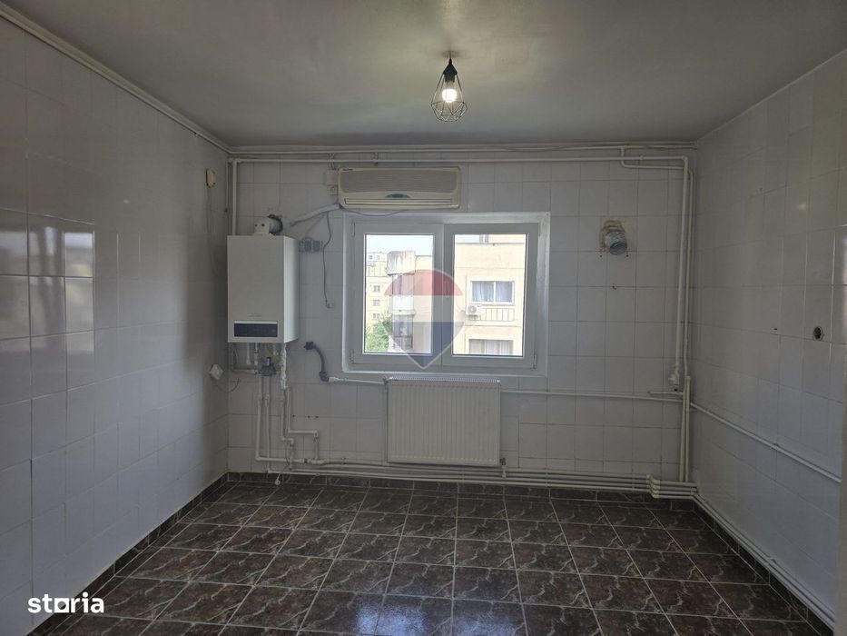 De Vanzare Apartament 3 camere, Berceni – Str. Pomârla