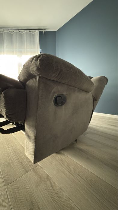 Vând canapea recliner - Mobexpert