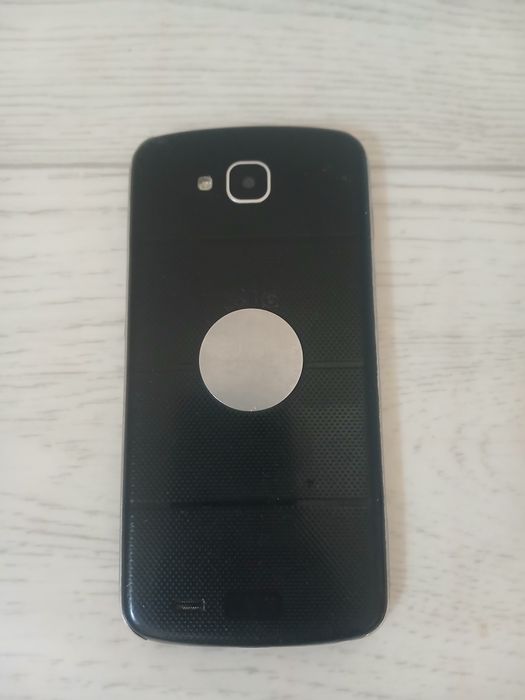 Продам Телефон LG X venture