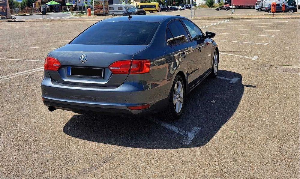 VOLKSWAGEN Jetta 2011 — imagine 4