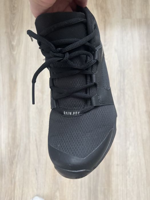 Продам ботинки от адидас размер 38-37