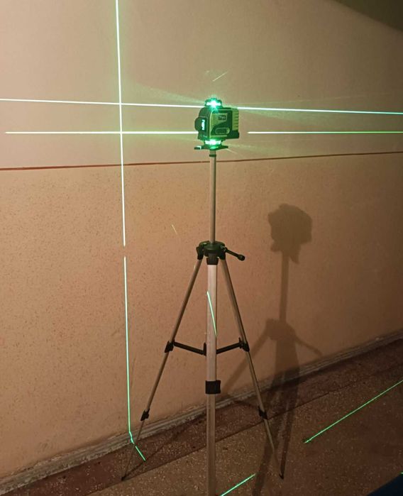 Trepied aluminiu ajustabil, 1.5m, pentru nivela laser