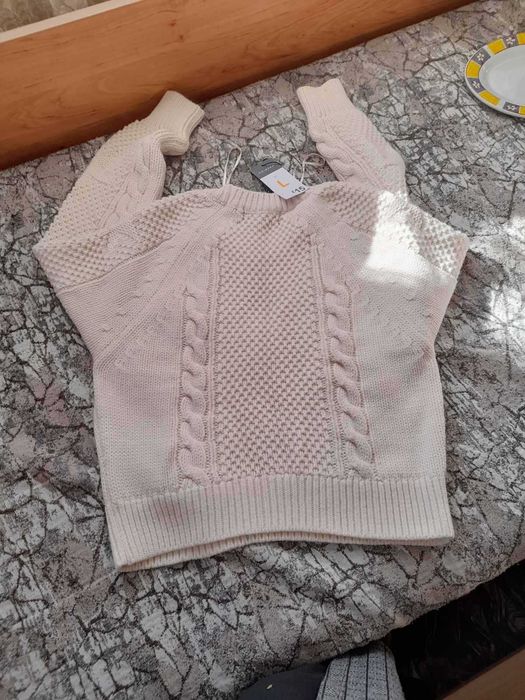 Дамски зимен пуловер