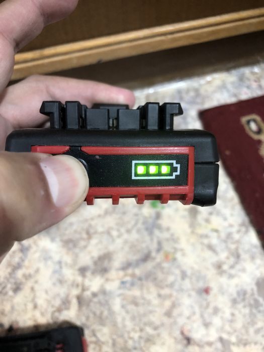 Батарейка BOSCH 18 V