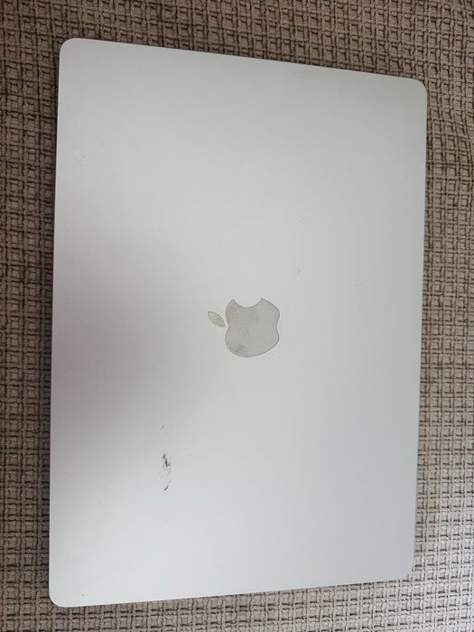 Продам MacBook Air 15 M3 256GB