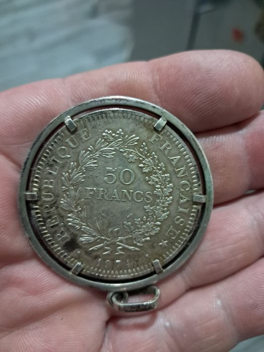 Vând monede de argint si ceasuri vechi