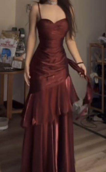 Розовое платье вечернее