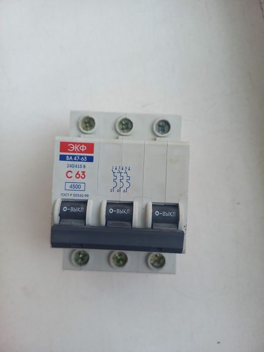 Автоматический выключатель трехфазный 63 А