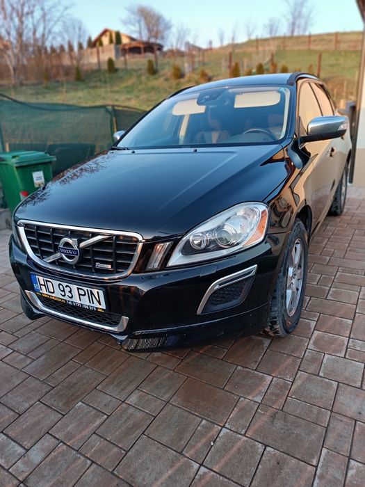 Vând Volvo XC60 2011