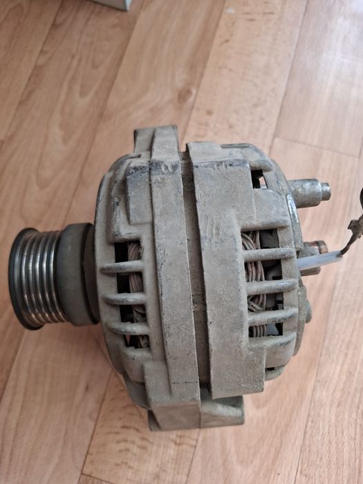 Продам генератор ВАЗ 2110 на запчасти.