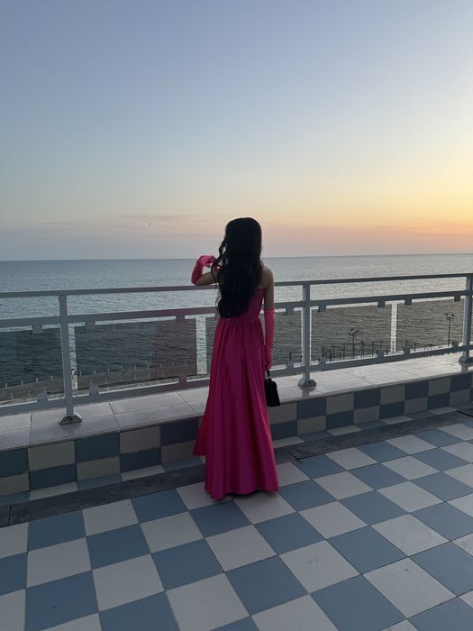 Платье вечернее  фукси