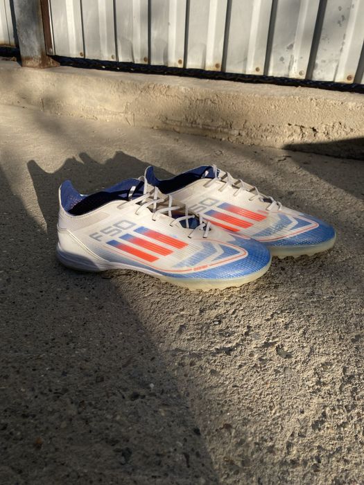 Продам сороконожки adidas f50