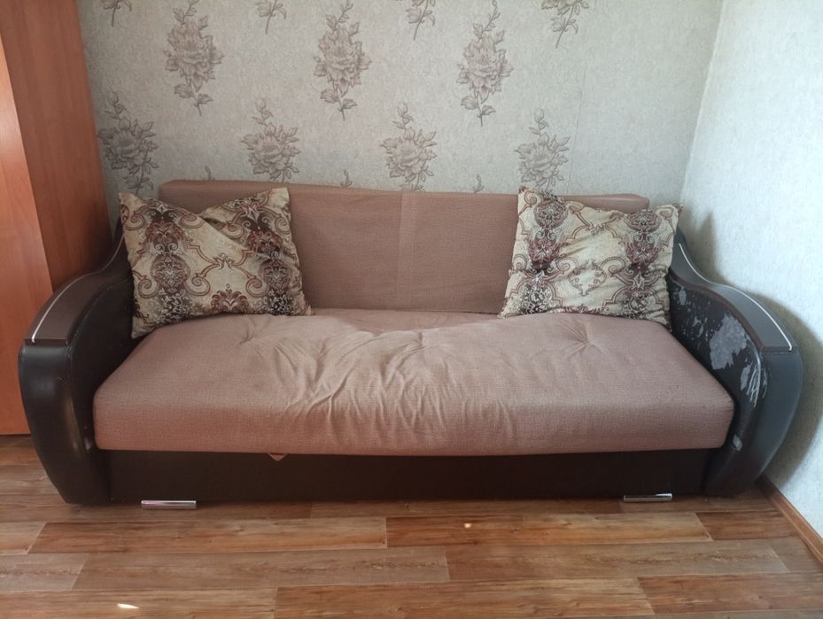 Диван 2,2*1, 1 бесплатно