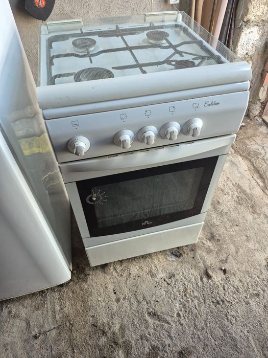 продам газовую плиту