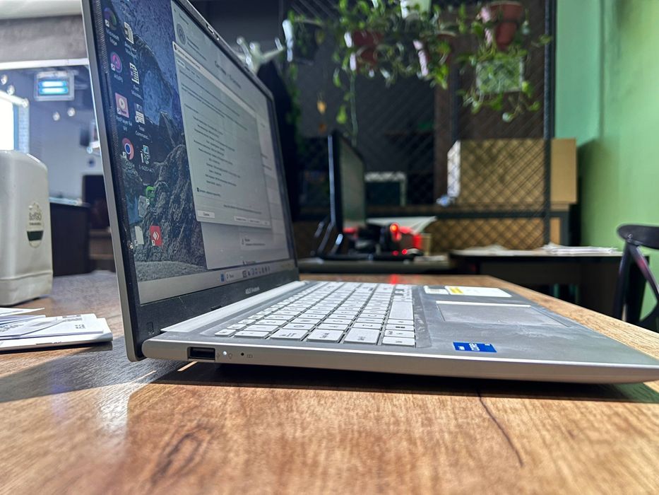 Noutbuk ASUS  vivobook