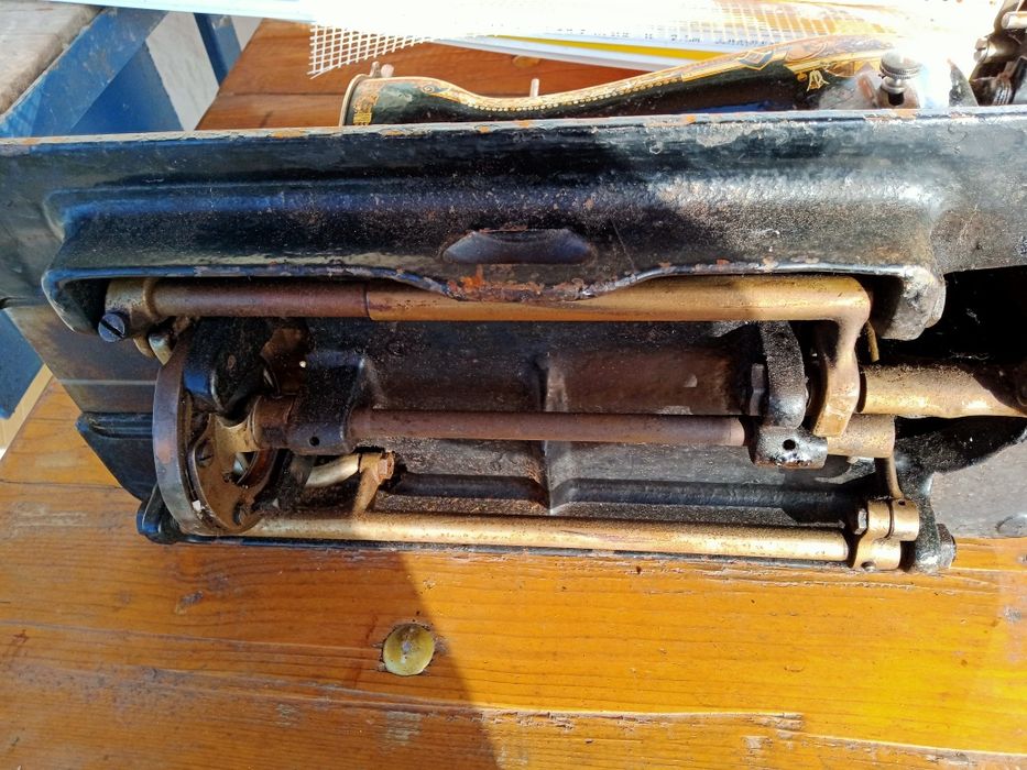 Mașină de cusut Singer