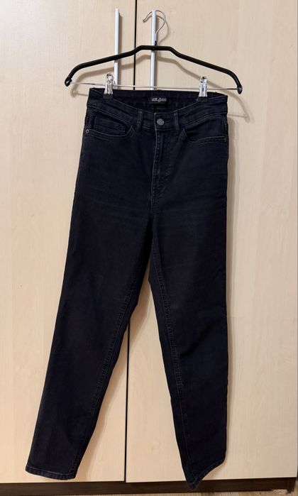 Черни дънки с висока талия LC WAIKIKI