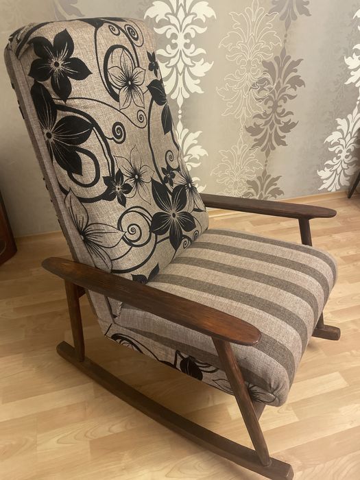 Кресло качалка отличная