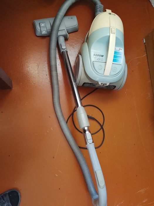 Продам пылесос  LG