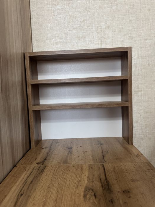 Маникюрный стол