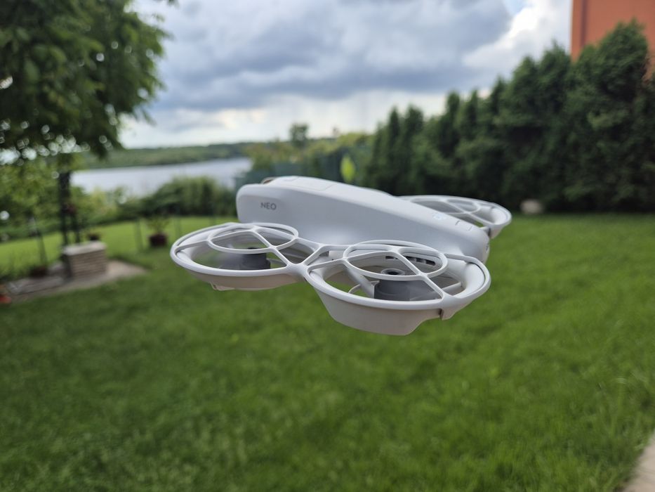Dronă DJI Neo Fly More Combo (3 baterii + Charging Hub)
