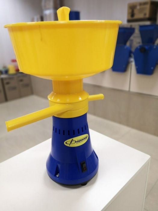 Separator rassiyskiy sutdan qaymoq olish uchun.