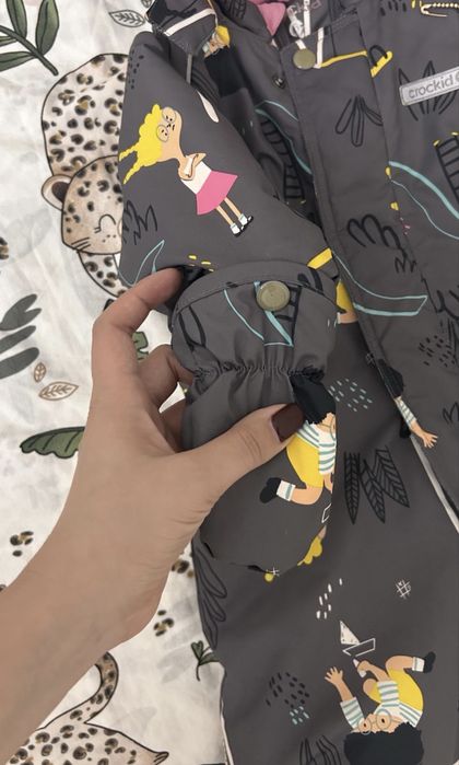 Продам демисезонный комбинезон crockid