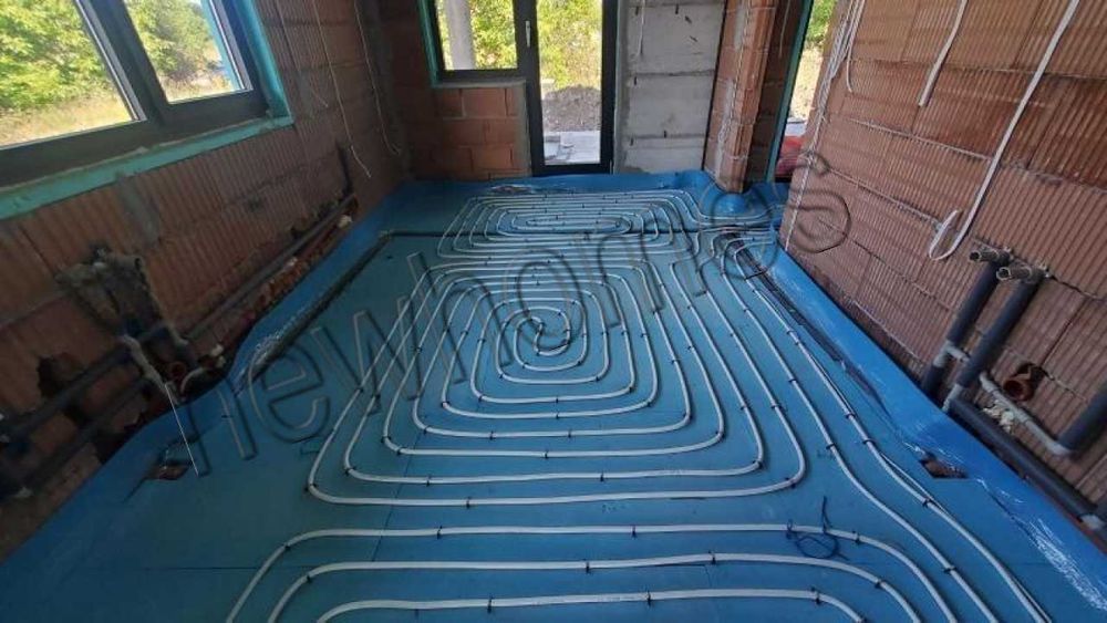 Продава се Къща в Пловдив, Остромила - 380 кв.м за 1024 €/кв.м - Снимка #1