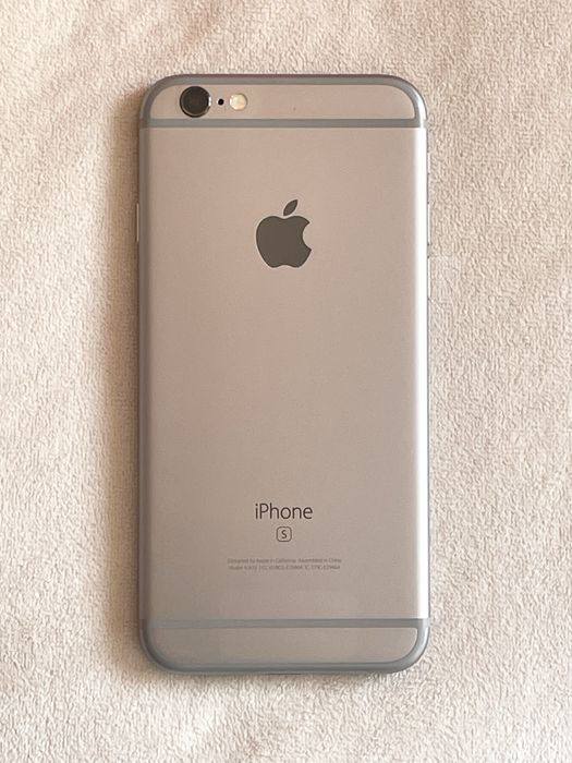 Телефон iPhone 6S