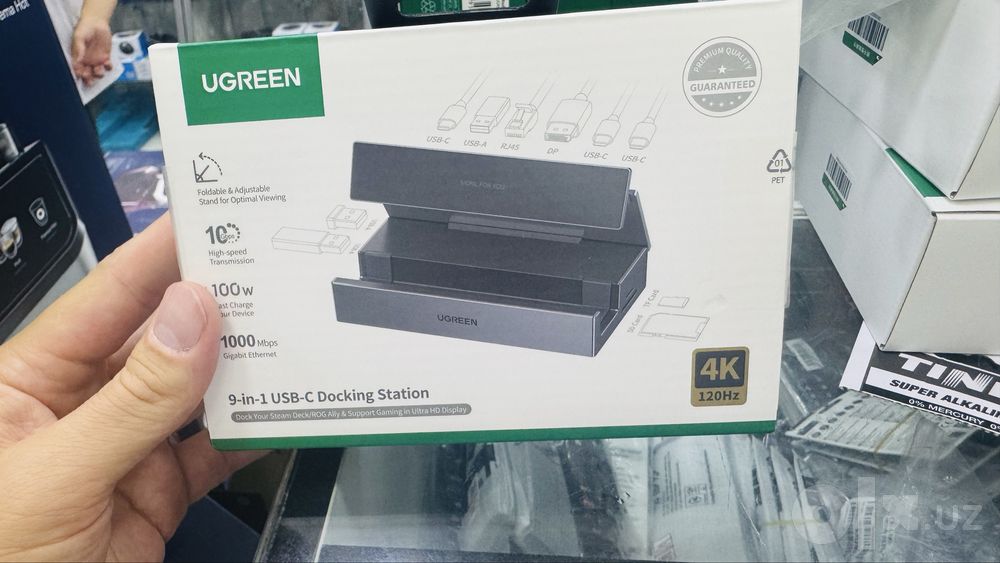 Ugreen  CM800 9 в 1 серый космос (55733)