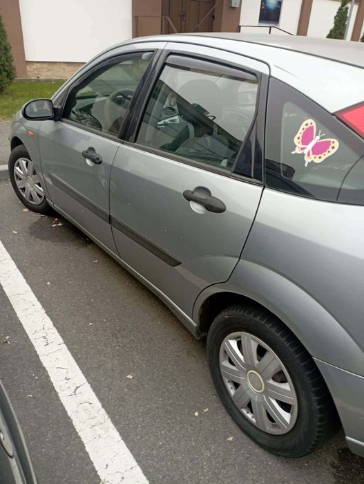 Vînd Ford focus 1.8.benzina