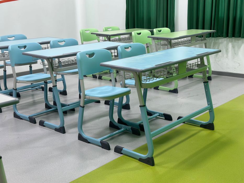 Учебный центр ёки мактаб учун парталар