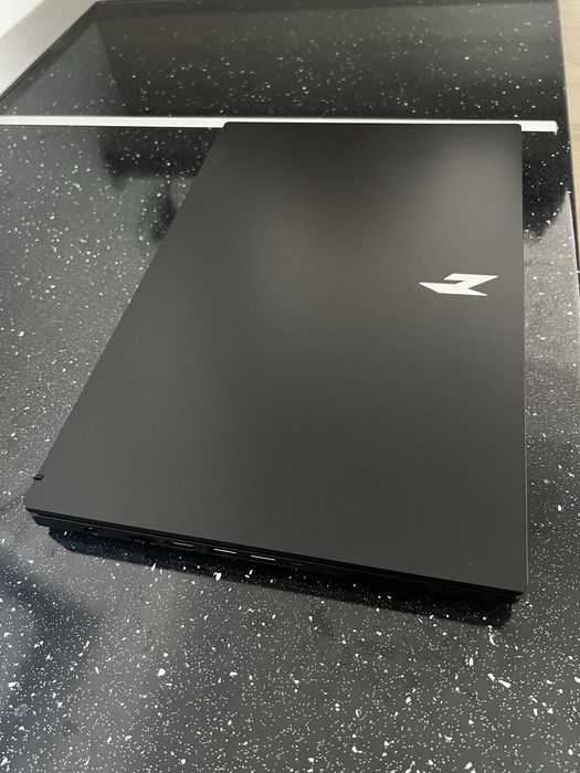 Acer Nitro V15 (Ryzen 7 7735HS + RTX 4050 6GB)